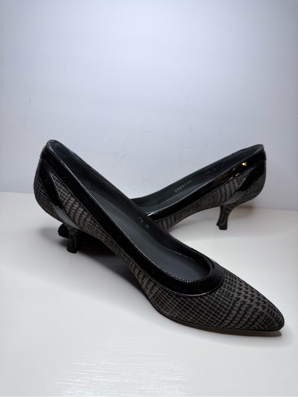 Stuart Weitzman Black Collarama Smoke Plaid Suede  Pointed Kitten Heels Size 7.5